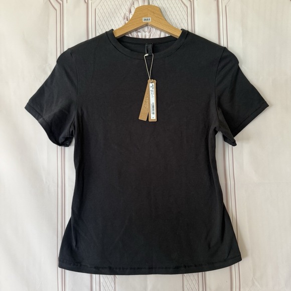 SKIMS Tops - SKIMS Cotton Jersey Short Sleeve T-Shirt Soot Black Size Large NWT